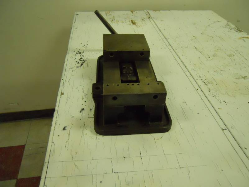 KURT MACHINE VISE 7 MAX OPENING
