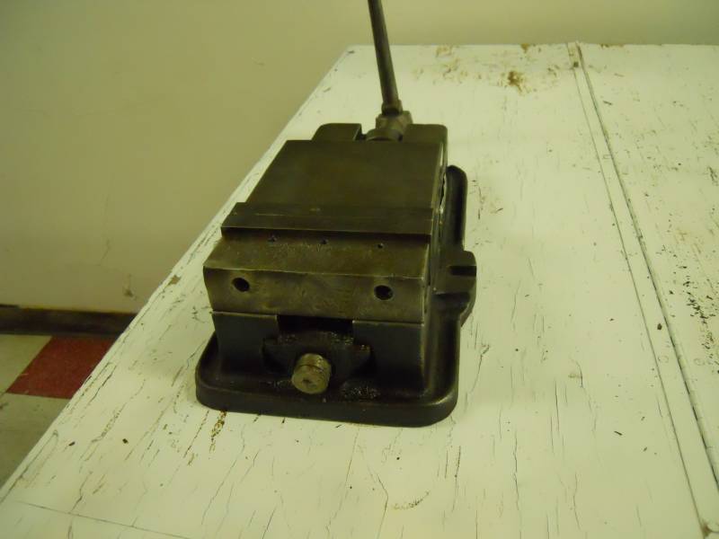 ANGLE TIGHT MACHINE VISE 7