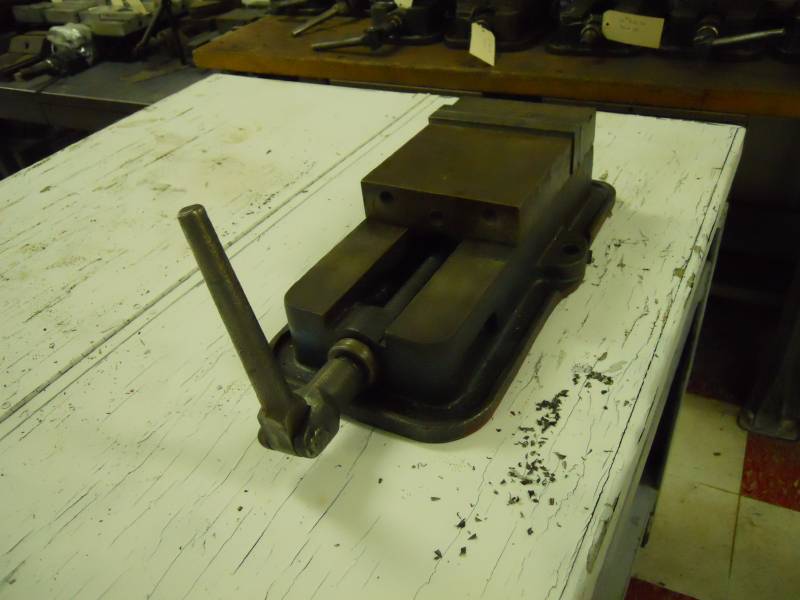 KURT MACHINE VISE 7.5