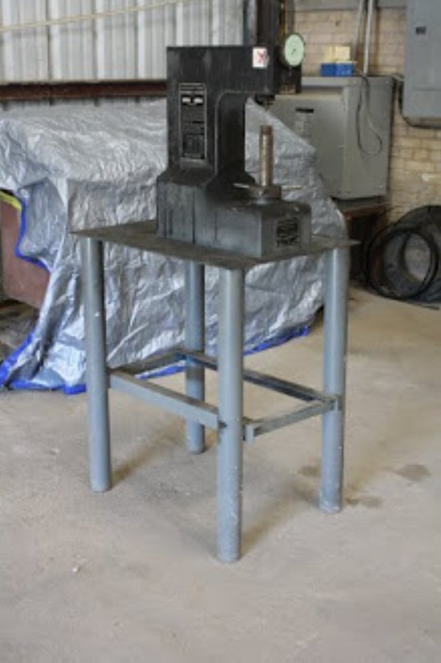 DIAMOND TOOL MDL: 8B HARDNESS TESTER BY SERVICE PHISICAL TESTER