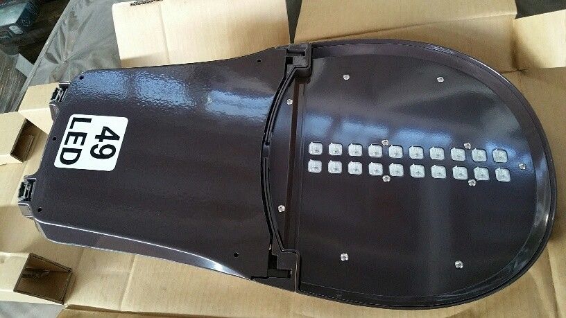 LEOTEK GREEN COBRA SERIES 49W LED PARKING LIGHTS BRAND-NEW