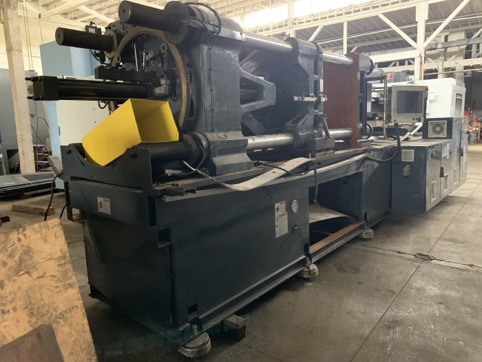 310 TON CINCINNATI MILACRON CNC MTS 310 INJECTION MOLDING MACHINE