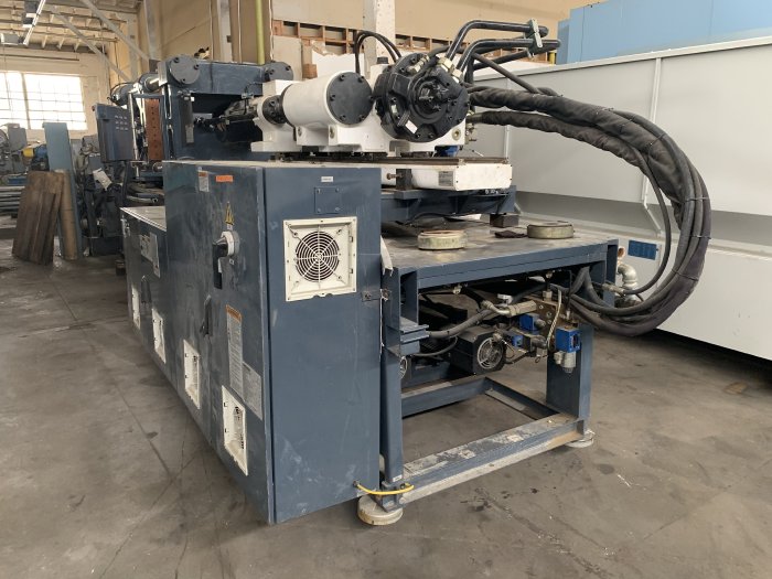 310 TON CINCINNATI MILACRON CNC MTS 310 INJECTION MOLDING MACHINE