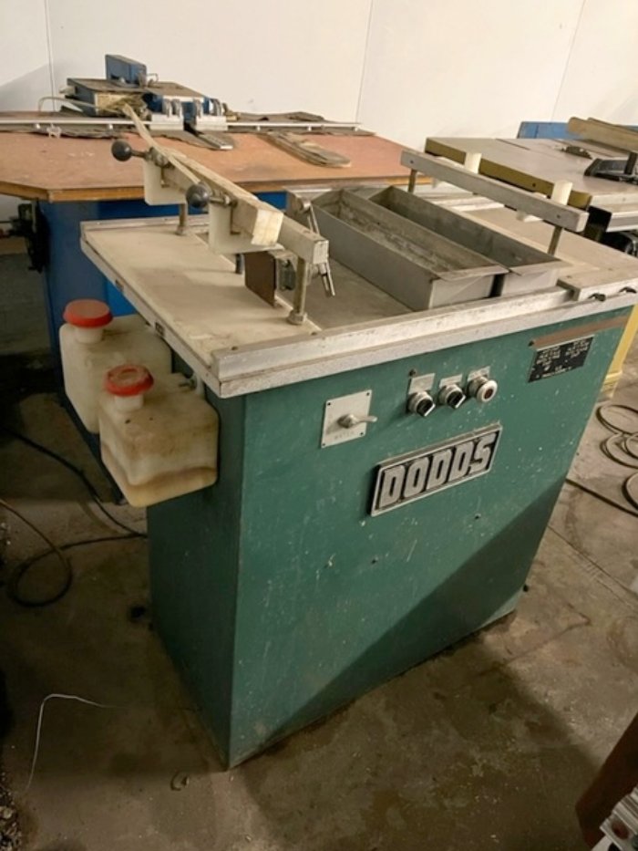 DODDS GP-26 DOVETAIL DRAWER GLUER