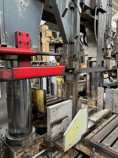 33 x 25 , BEHRINGER HBP-650A AUTOMATIC HORIZONTAL BAND SAW