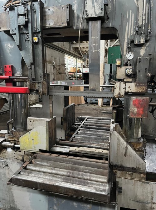 33 x 25 , BEHRINGER HBP-650A AUTOMATIC HORIZONTAL BAND SAW