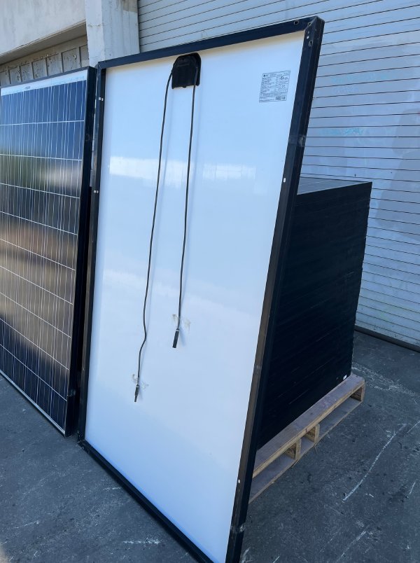 225WATT REC SOLAR REC225PE-BL 29 VOLT SOLAR PANEL