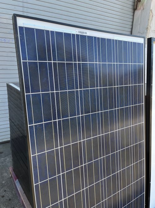 225WATT REC SOLAR REC225PE-BL 29 VOLT SOLAR PANEL
