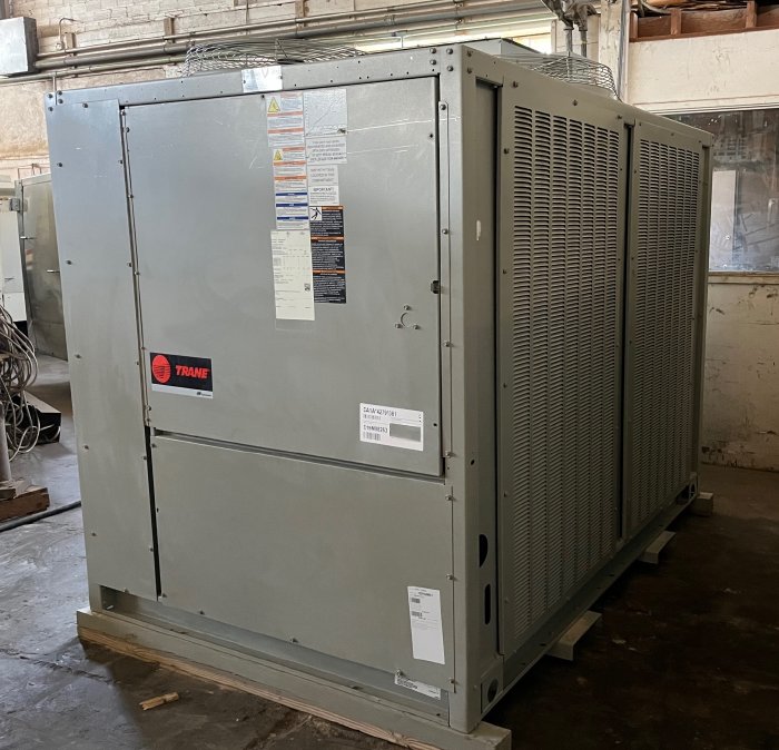 30 TON TRANE CAUJC3041B1300 AIR COOLED CONDENSING UNIT