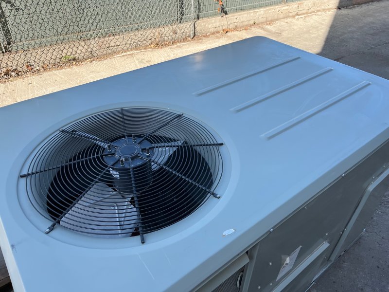 3 TON TRANE YSC036G4 GAS/ELECTRIC 460V-3PH SEER 14 R-410A