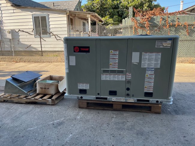 3 TON TRANE YSC036G4 GAS/ELECTRIC SEER 14 R-410A ROOFTOP AIR CONDITIONER