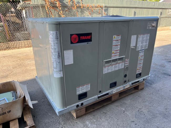 3 TON TRANE YSC036G4 GAS/ELECTRIC SEER 14 R-410A ROOFTOP AIR CONDITIONER