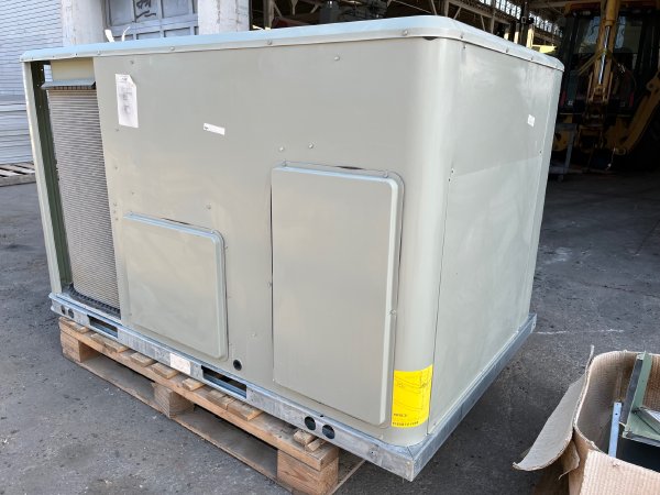 3 TON TRANE YSC036G4 GAS/ELECTRIC SEER 14 R-410A ROOFTOP AIR CONDITIONER