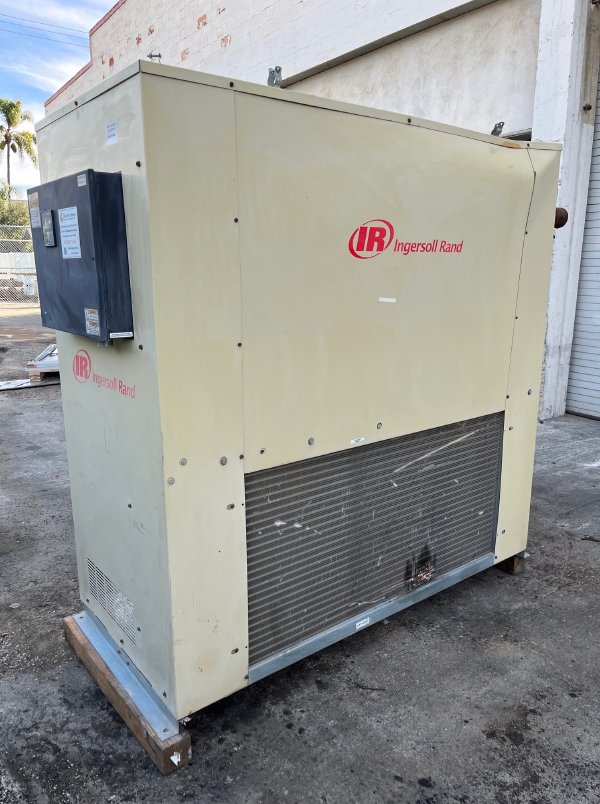 1200 CFM 220 PSI INGERSOLL RAND NVC1200A40N