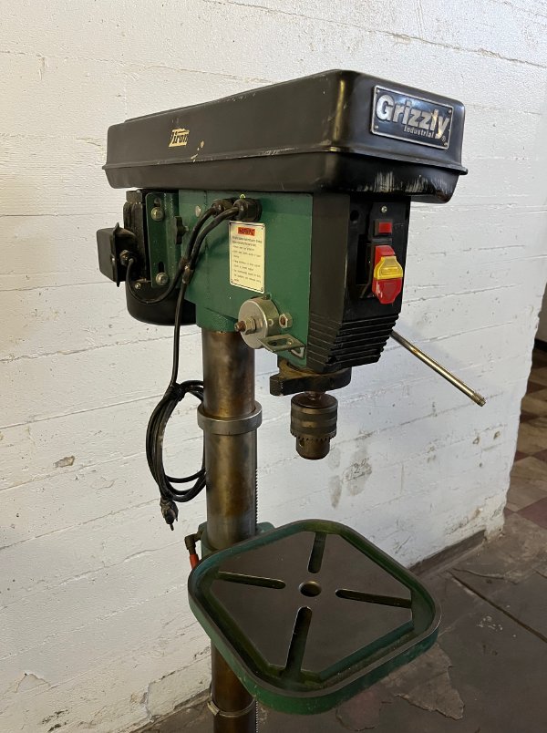 GRIZZLY G7955 14 HEAVY DUTY FLOOR STANDING DRILL PRESS