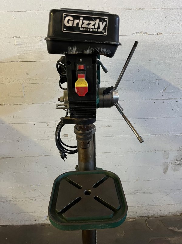 GRIZZLY G7955 14 HEAVY DUTY FLOOR STANDING DRILL PRESS