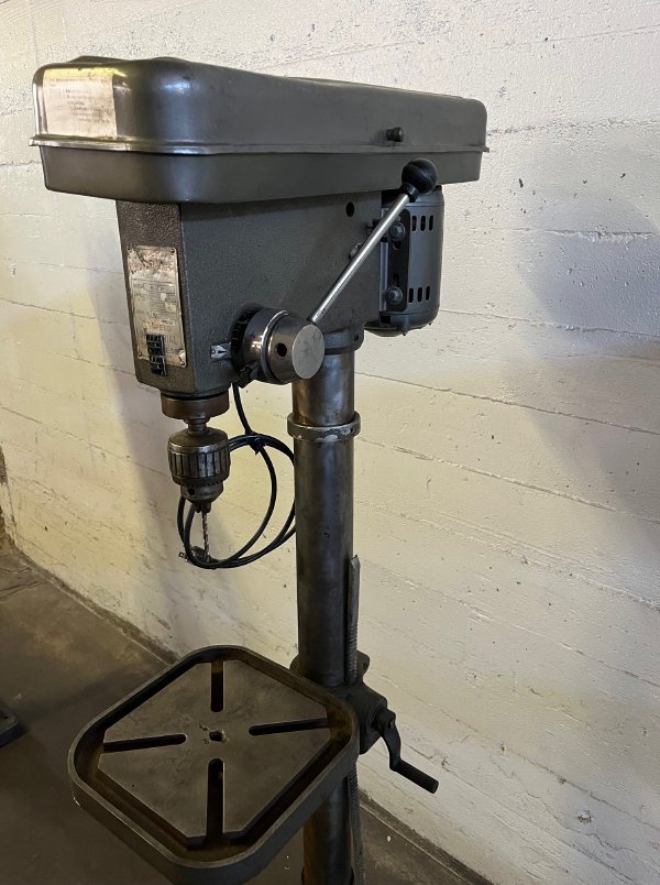 MASTER MACHINERY MC-14FDP 5/8 CHUCK 12-SPEED INDUSTRIAL DRILL PRESS