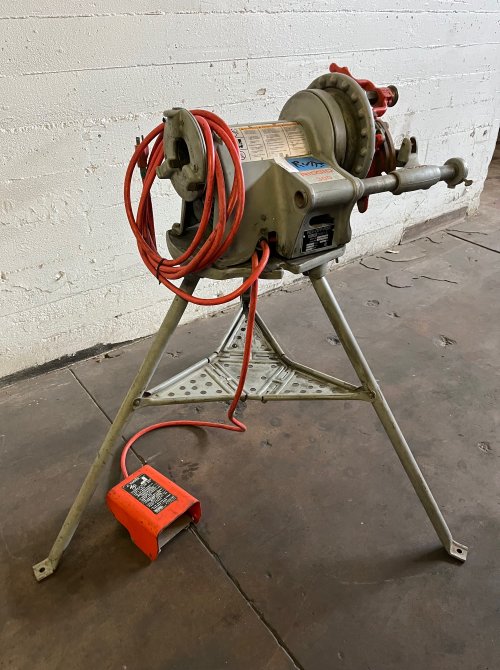 RIDGID 300 T2 PIPE THREADER MACHINE